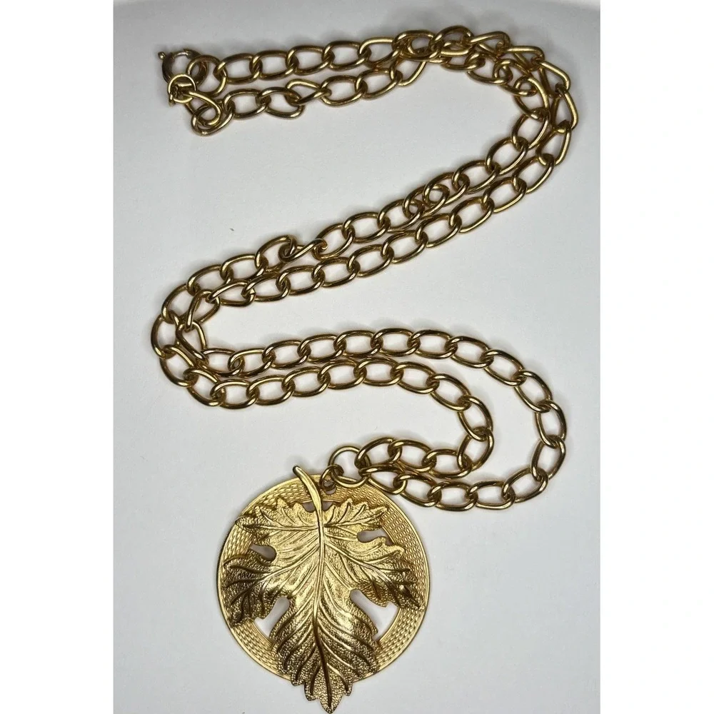 Leaf Pendant Necklace 23